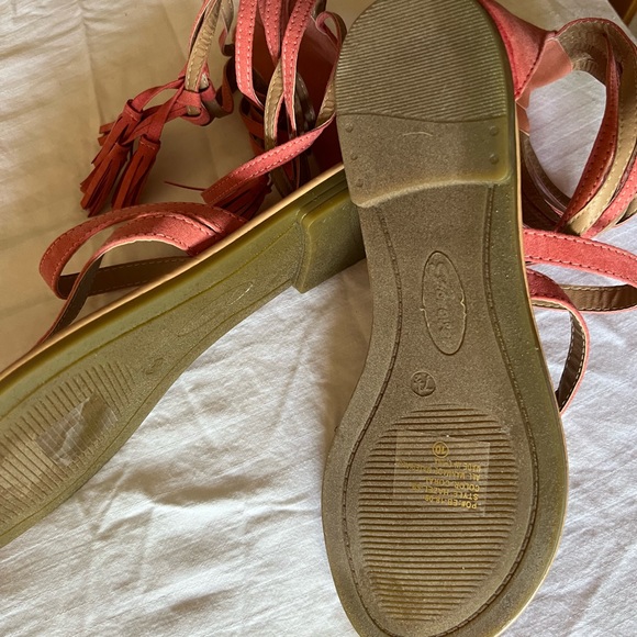 Forever Toe Ring Flay Sandals - Coral — NEW - Picture 7 of 7